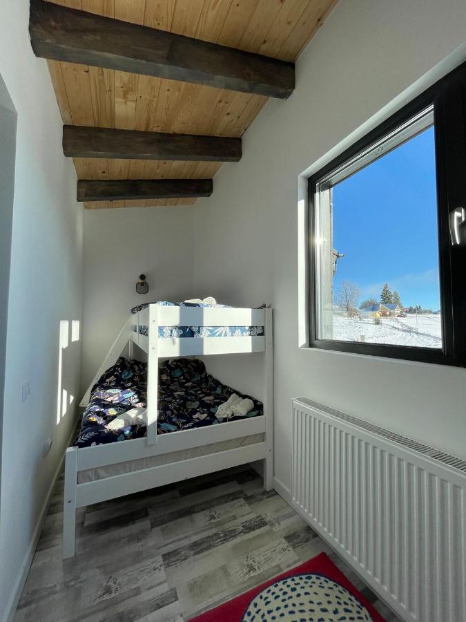 Mărişel Black Wood Cabin מראה חיצוני תמונה